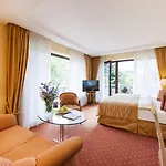 酒店 Buengers Apartment-hotel Mit Gartensauna - Modern, Gemuetlich Und Strandnah 4*