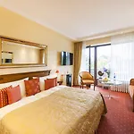 Buengers Apartment-hotel Mit Gartensauna - Modern, Gemuetlich Und Strandnah 4*