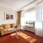 酒店 Buengers Apartment-hotel Mit Gartensauna - Modern, Gemuetlich Und Strandnah 施特兰德