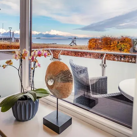 Buengers Apartment-hotel Mit Sommerstrandkorb & Gartensauna Отель 4*