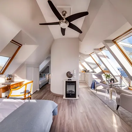 Отель Buengers Apartment-hotel Mit Sommerstrandkorb & Gartensauna 4*