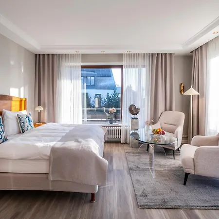 Отель Buengers Apartment-hotel Mit Sommerstrandkorb & Gartensauna 4*
