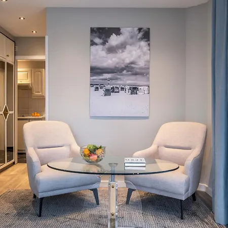 Отель Buengers Apartment-hotel Mit Sommerstrandkorb & Gartensauna 4*