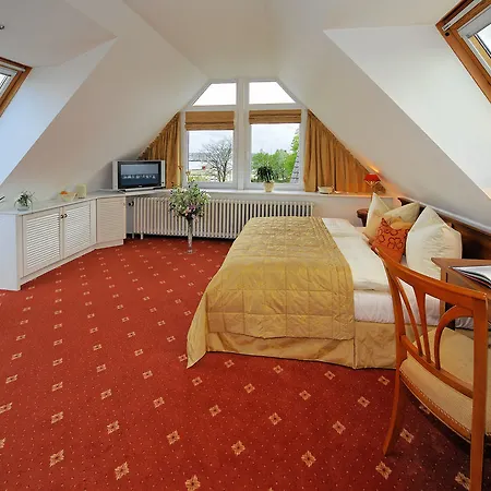 Buengers Apartment-hotel Mit Sommerstrandkorb & Gartensauna Отель 4*