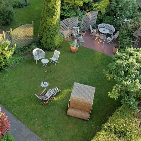Отель Buengers Apartment-hotel Mit Sommerstrandkorb & Gartensauna Штранде