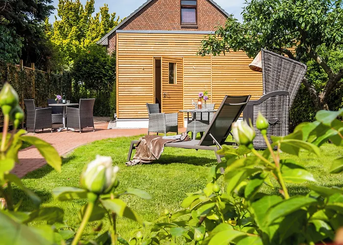 Отель Buengers Apartment-hotel Mit Gartensauna - Modern, Gemuetlich Und Strandnah Штранде